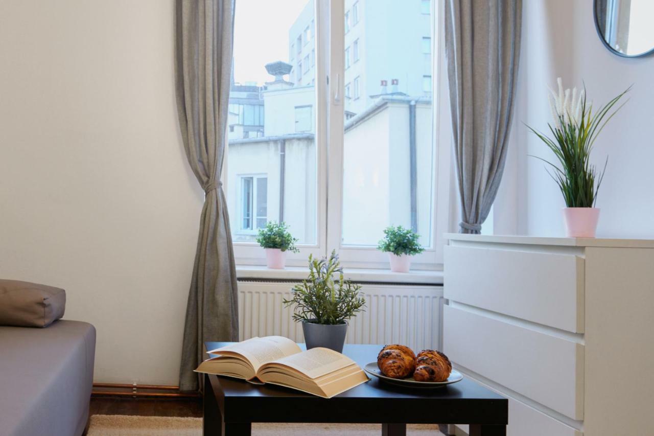Apartments Chmielna 24 By Renters Warsawa Bagian luar foto